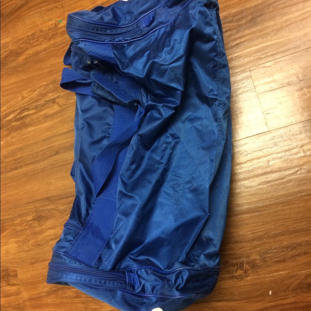 5 for $25 Adidas Large Blue Duffle Bag - Picture 1 of 6